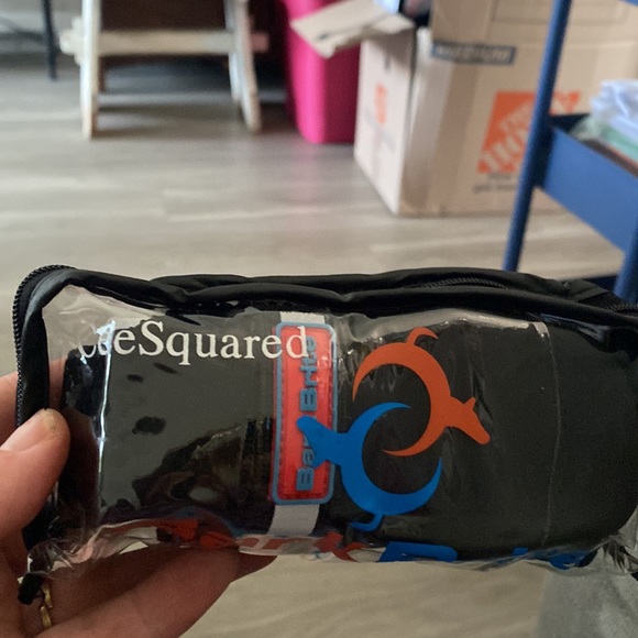 dog shoes -for rain mainly- sizes small and medium - Picture 4 of 4